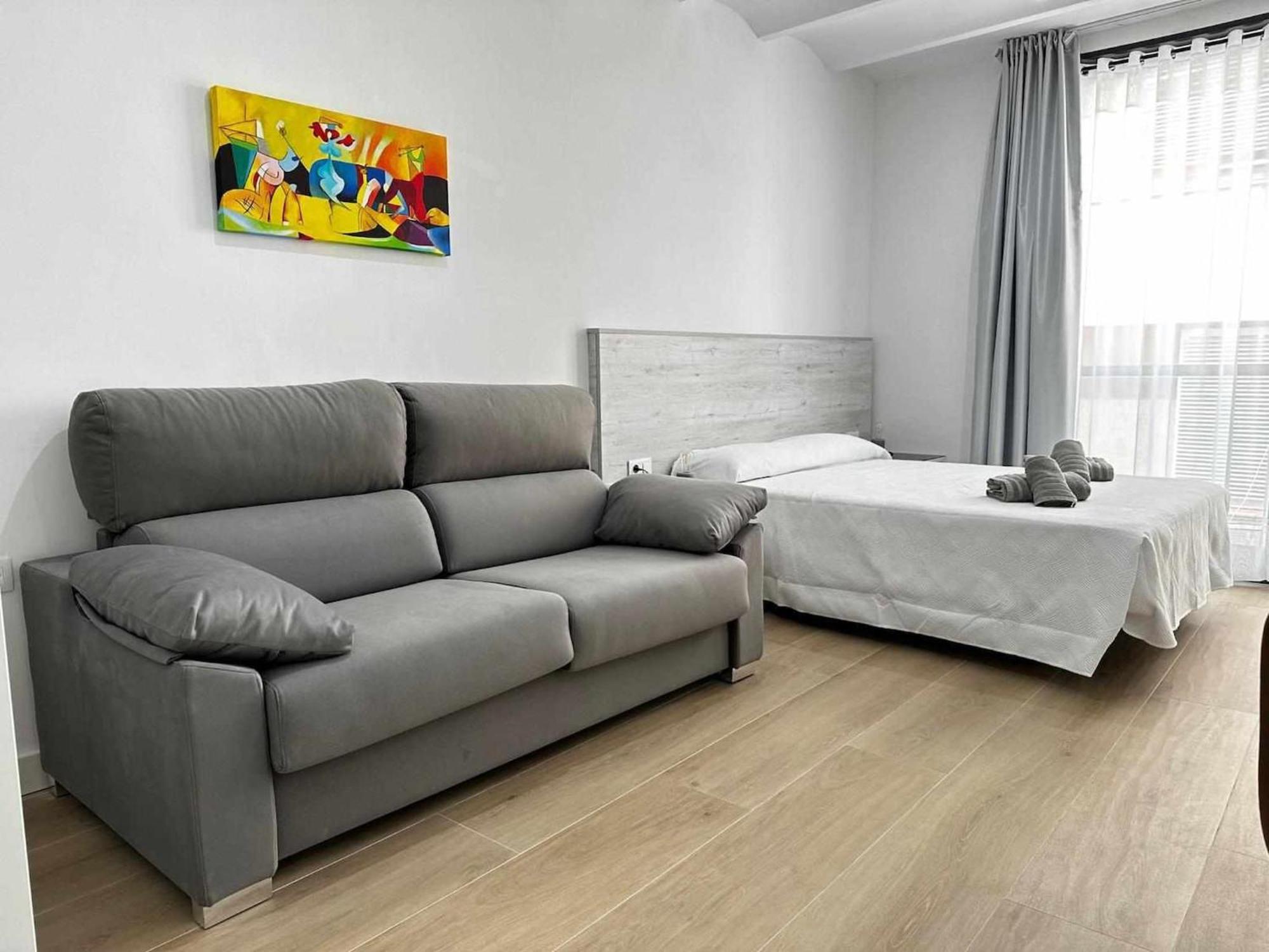 A H Rentals Picasso Apartamento Vinaros Exterior photo