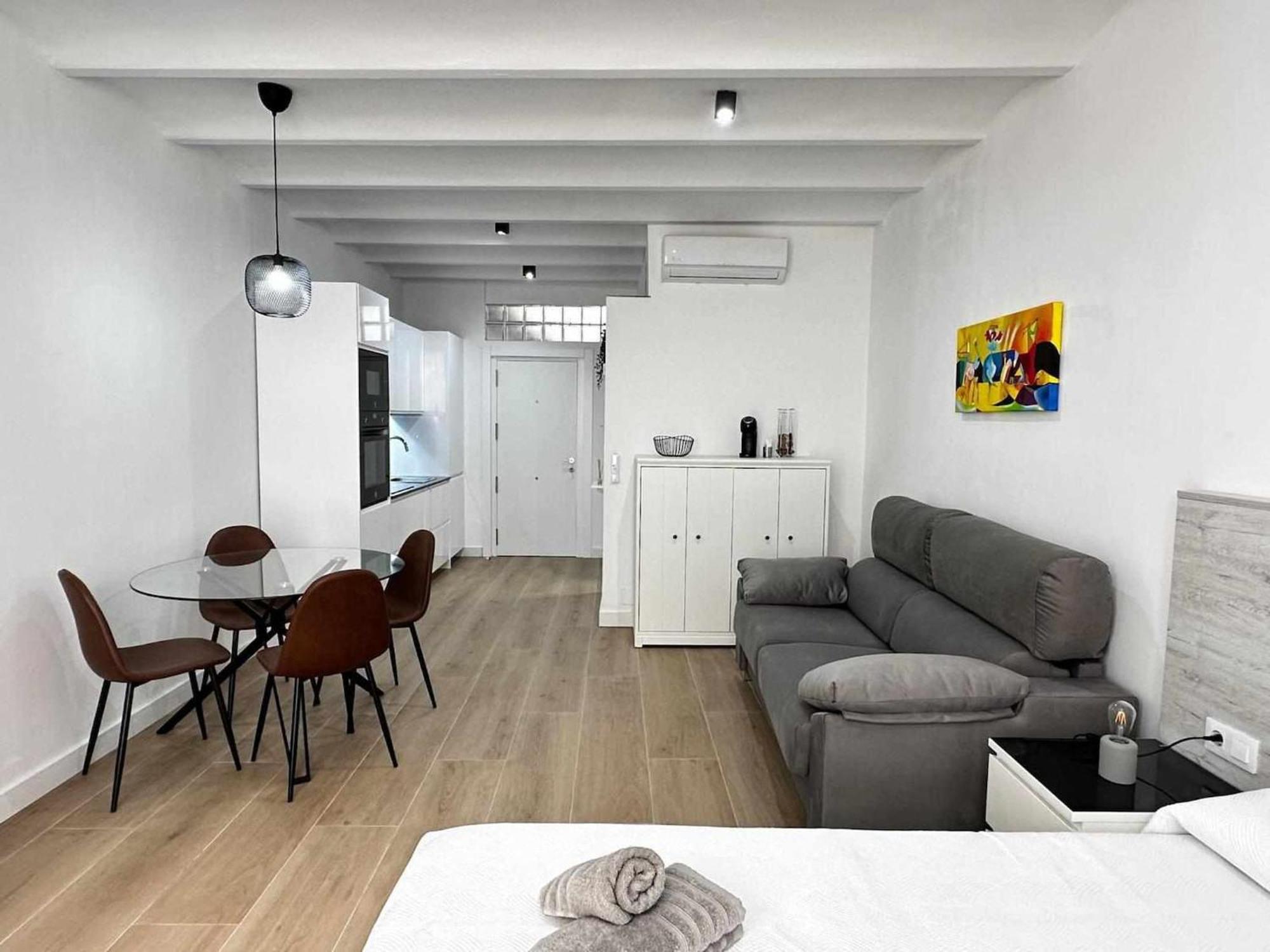 A H Rentals Picasso Apartamento Vinaros Exterior photo