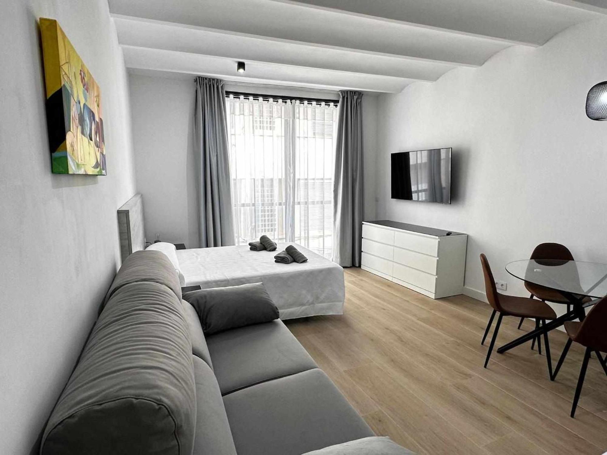 A H Rentals Picasso Apartamento Vinaros Exterior photo