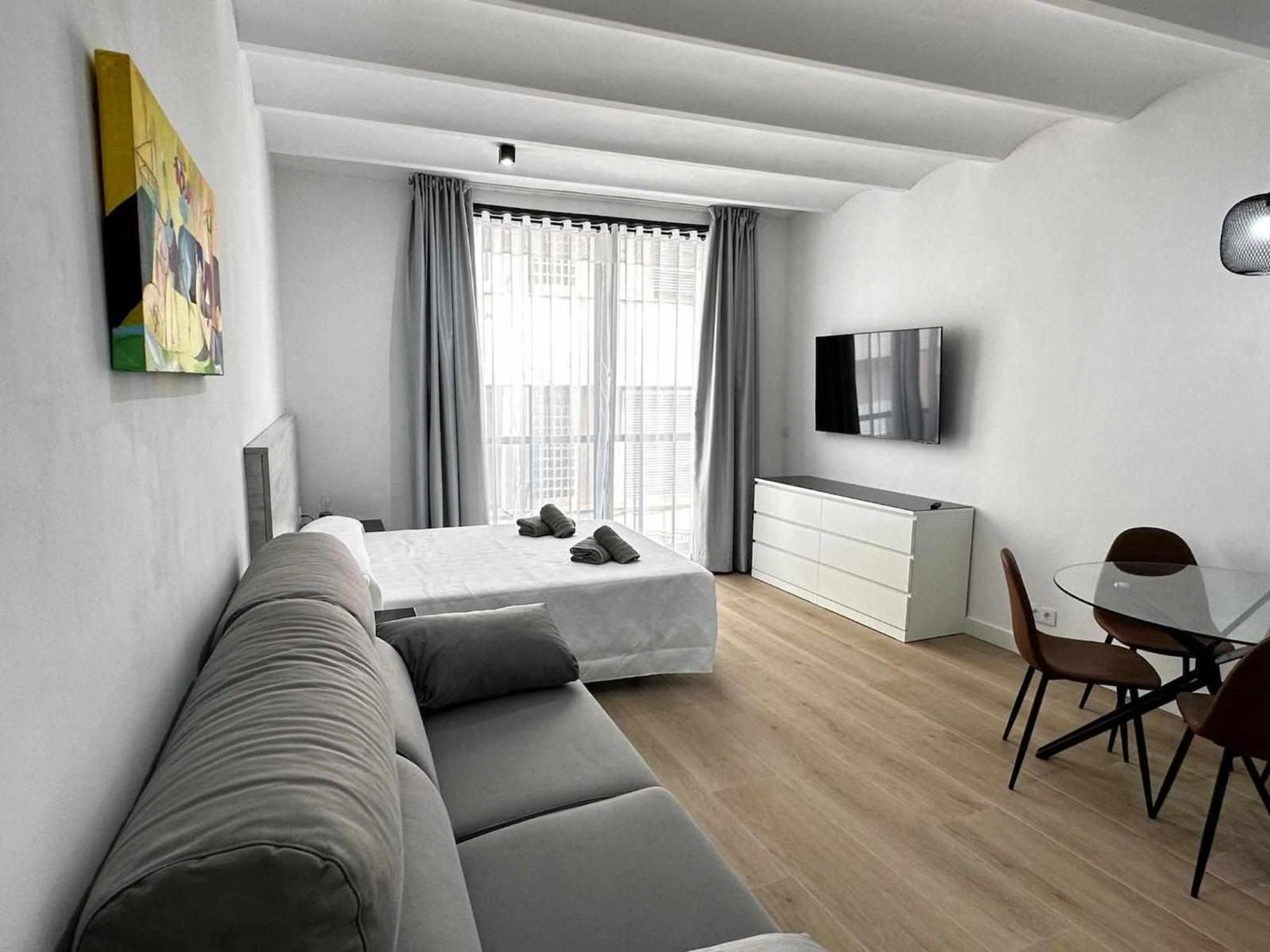 A H Rentals Picasso Apartamento Vinaros Exterior photo